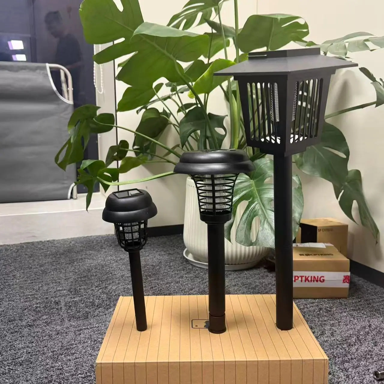 Solar-Powered Mosquito Zapper Light – Outdoor Garden Stake Lamp with UV Insect Control, Dual-Mode Functionality (Mosquito Repellent & Pathway Illumination), Weather-Resistant Design, Easy Installation, Available in Small & Large Round and Square Options